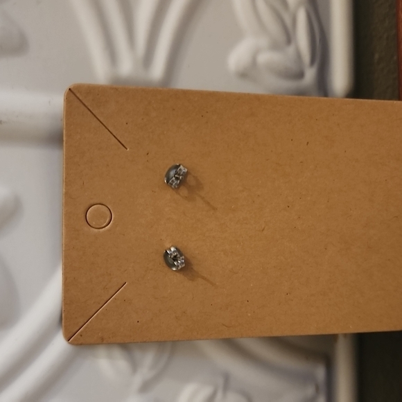 💍3 for $15 - SUPER CUTE!Doorknocker shaped Studded Earrings - Picture 4 of 4